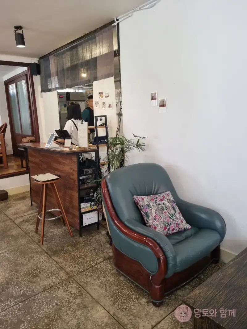 2인-테이블-소파