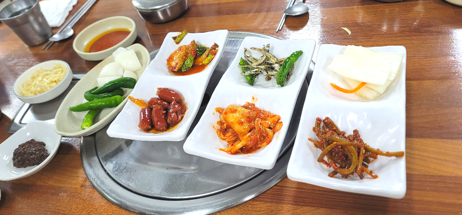 흑염소탕 밑반찬