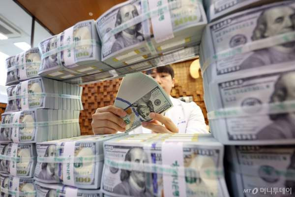 외화예금 역대 최대 감소