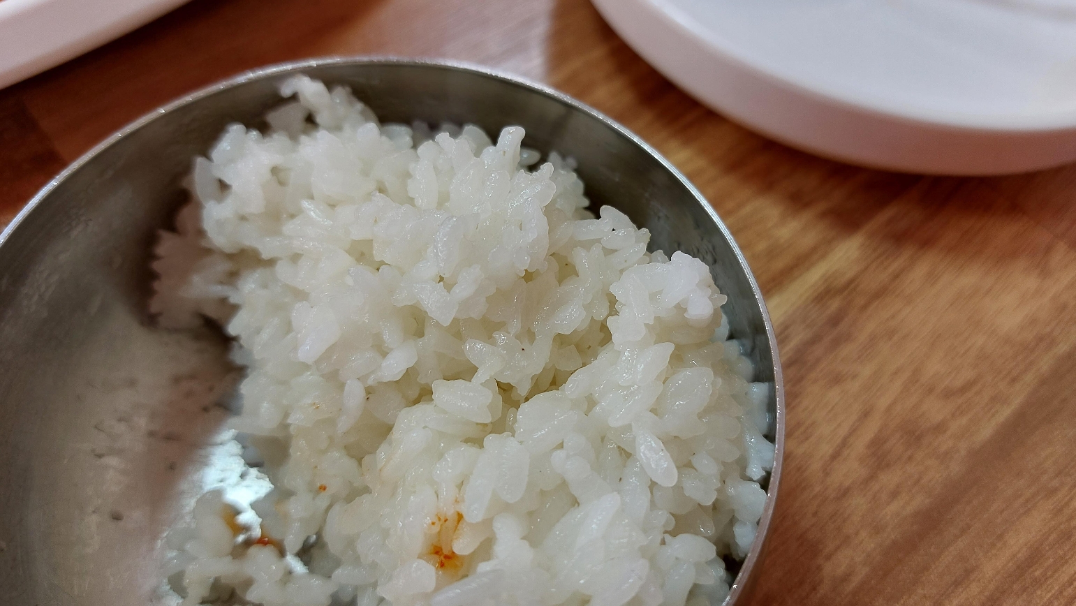 술을 못먹으니, 밥이랑 오징어 두루치기 양념이랑 같이 비벼먹으면 맛있어요.