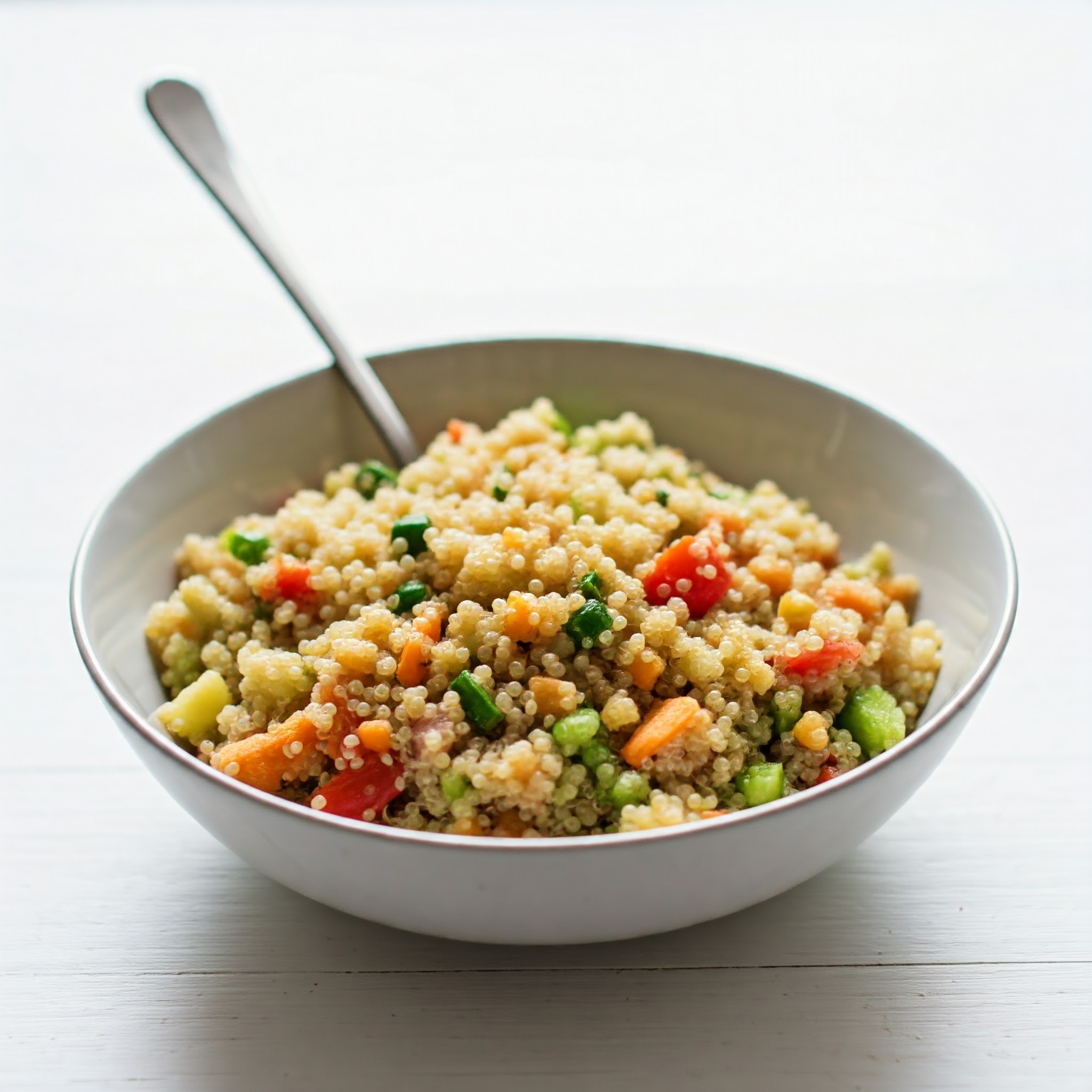 마트에서 찾은 재료로 만든 가벼운 퀴노아 샐러드 레시피