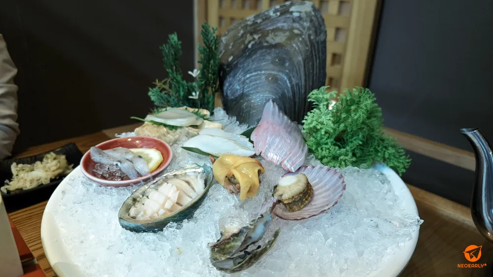 계절 해산물이라는 이름으로 이 계절에 맛보면 좋을 것들이 나오더군요.