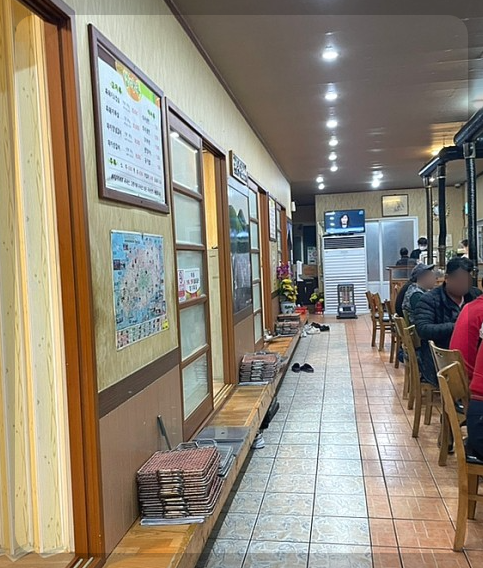 제주 애월 아이와 함께 가기 좋은 맛집 하귀 청마루 실내 모습