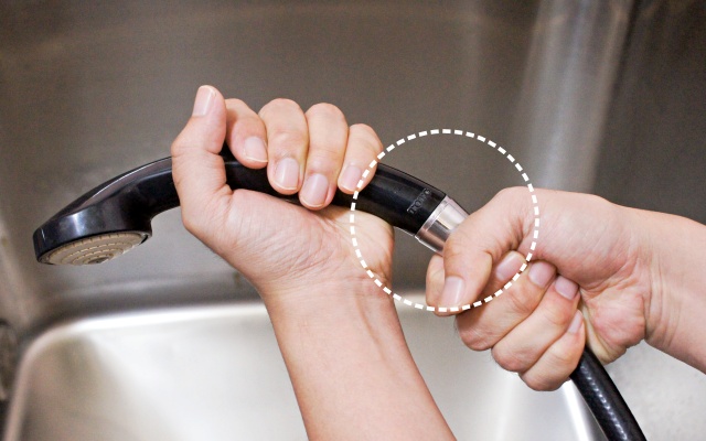 샤워기 헤드 안빠질때, 샤워기 헤드 교체 방법, 샤워기헤드 교체, 샤워기 안풀릴때, 결핵, 건강, 팁줌 매일꿀정보