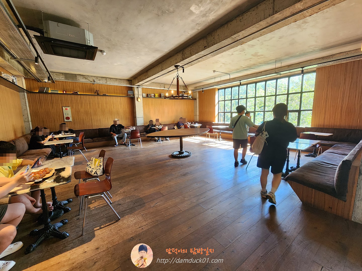 테라로사 커피공장 강릉본점 2층