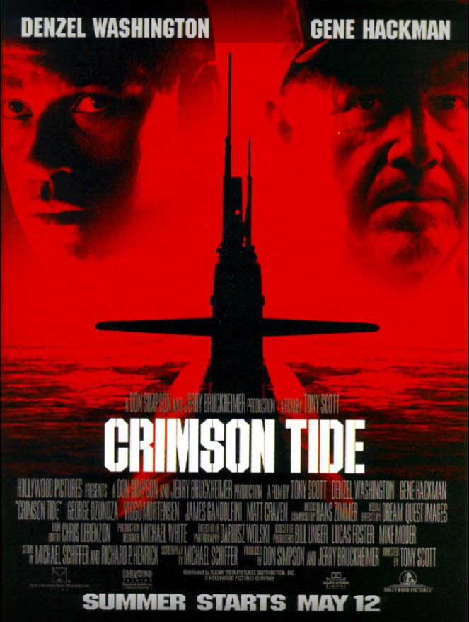 한스 짐머의 웅장한 음악과 숨 막히는 연출은 관객에게 실제 심해에 갇힌 듯한 압박감을 선사한다. 영화 <크림슨 타이드> 포스터.