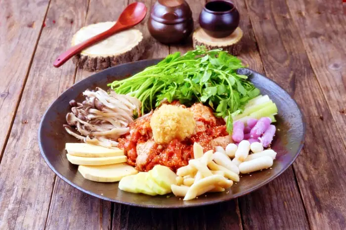 줄서는식당 구로디지털단지역 구디단 구디 맛집 서경석 추천 치즈 폭포 항아리숙성 닭갈비와 삼겹살과 닭갈비 콜라보 삼겹닭갈비 맛있는 곳 소개