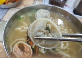 만두칼국수