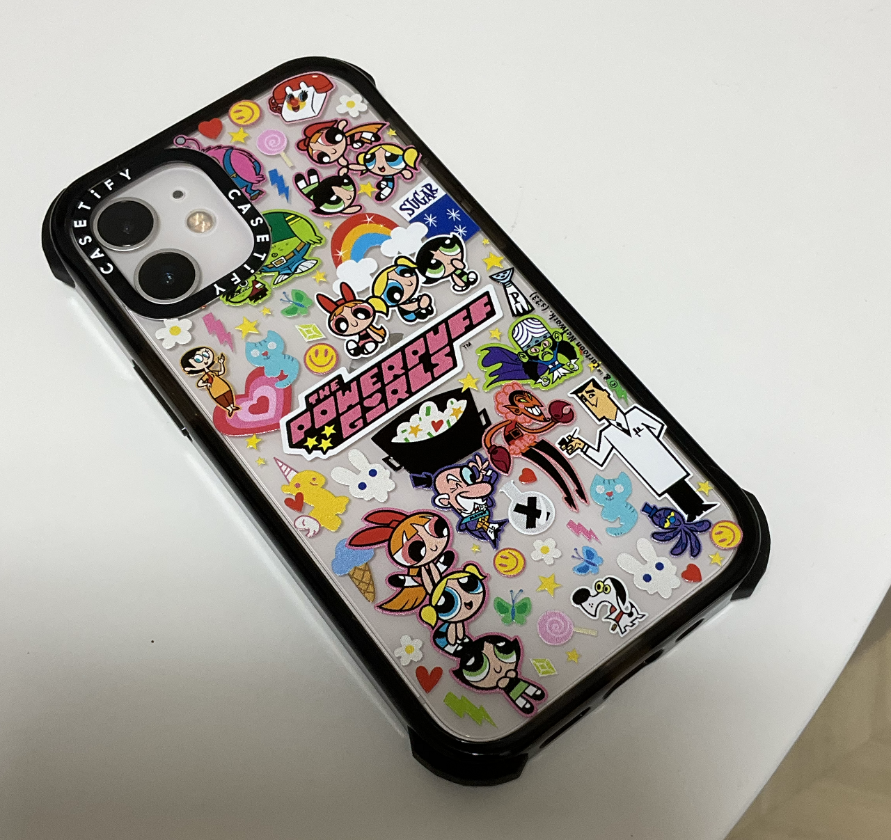 아이폰에 케이스 착장 모습.