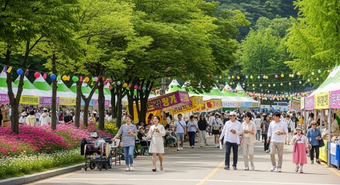 여름축제 현장 이미지&amp;#44; 야외에서 사람들 즐기는 분위기
