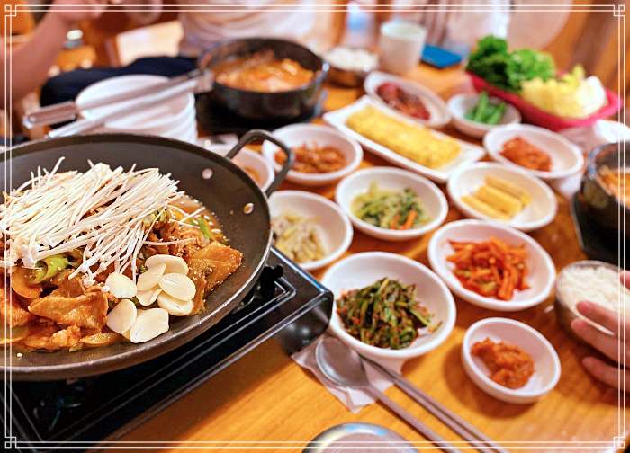 단양 구인사 맛집 10가지 넘는 밑반찬, 불고기, 버섯전골
