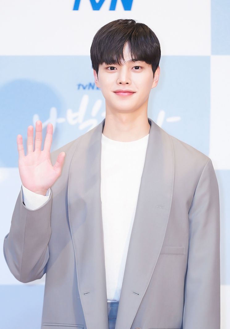 송강 사진