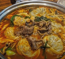 얼큰만두전골