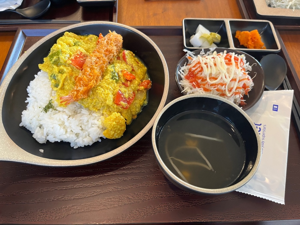 꿍팟퐁-커리-덮밥