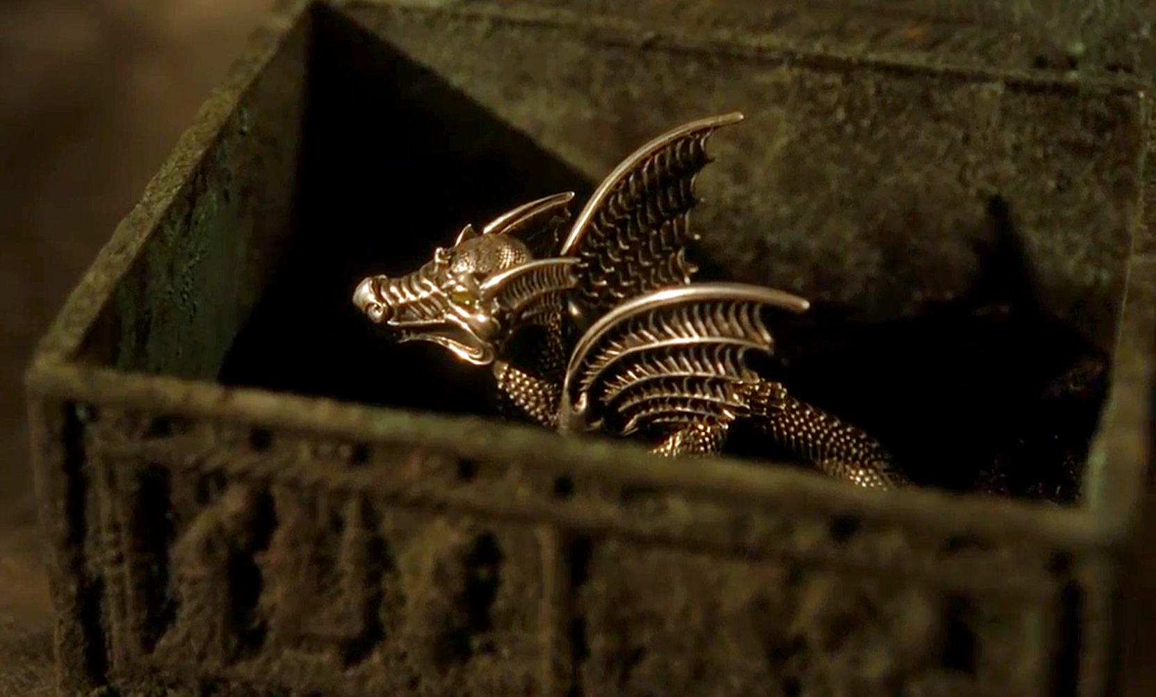 영화 마법사의 제자 반지 장면