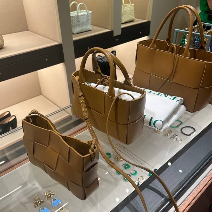 보테가베네타 가방 크기비교