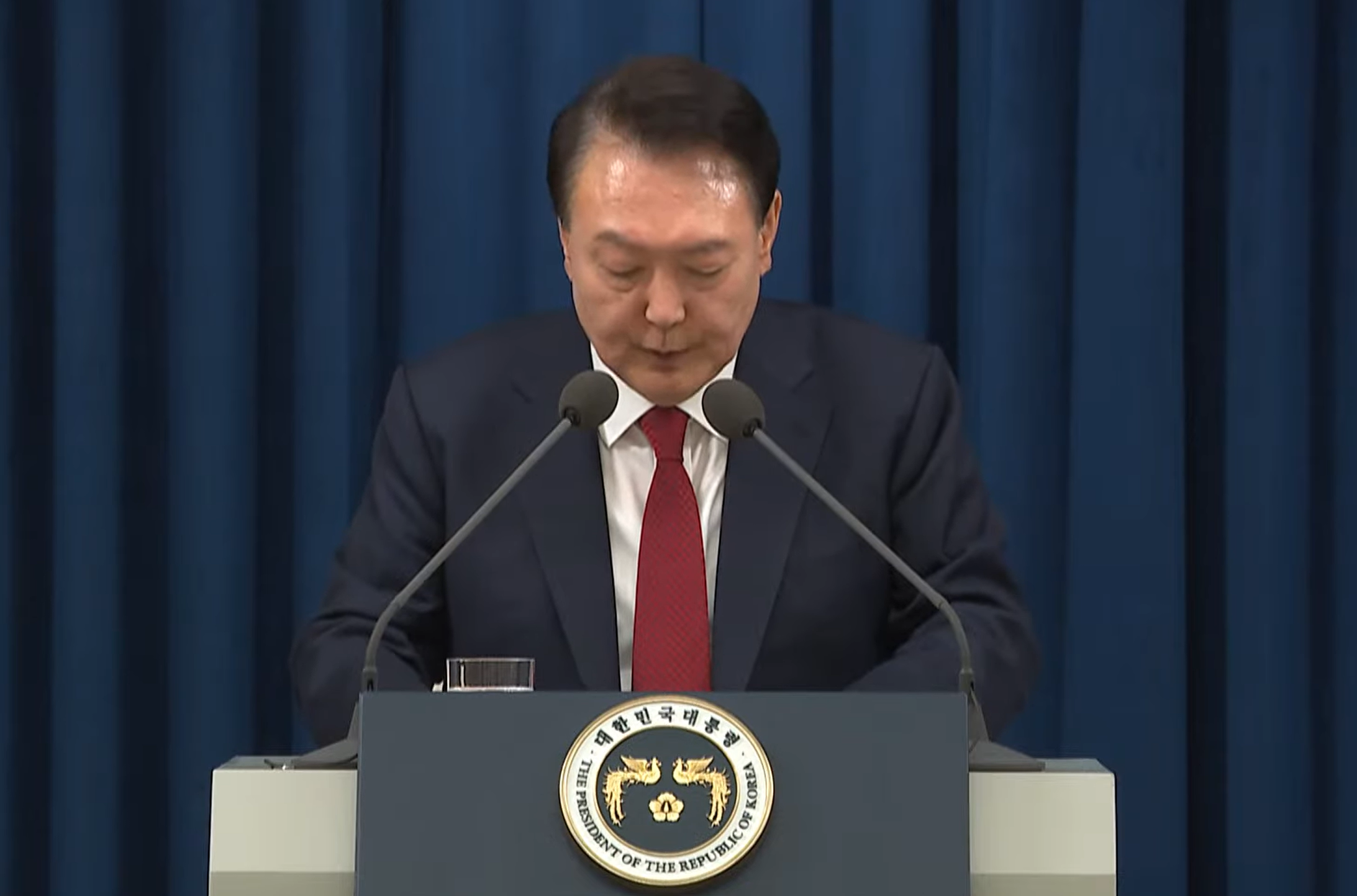 비상계엄의 역사&amp;#44; 한국 현대사에서의 16번의 계엄령&amp;#44; 비상계엄선포를 하는 윤석열대통령