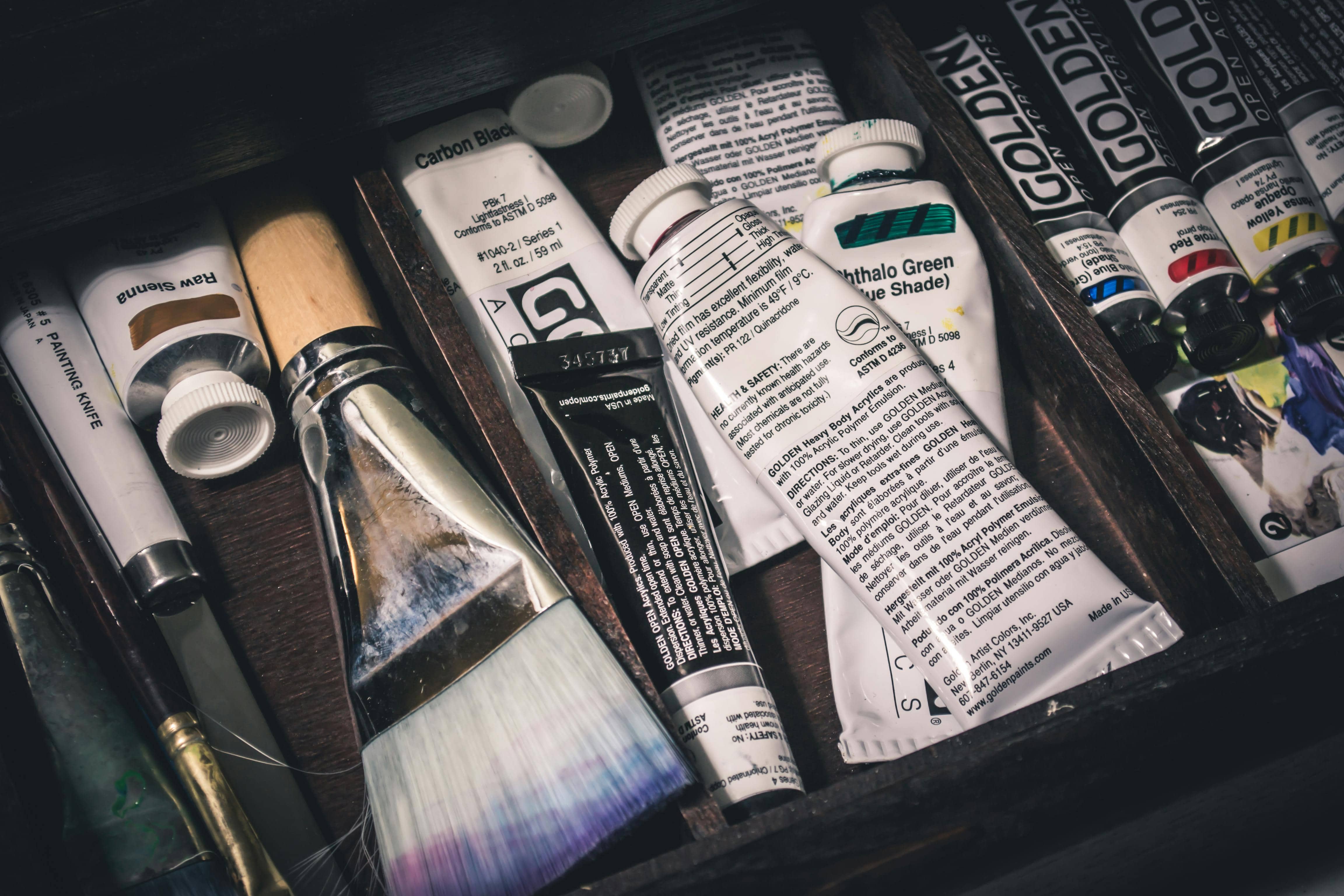 조각 작품 복원에서 사용되는 재료와 기술