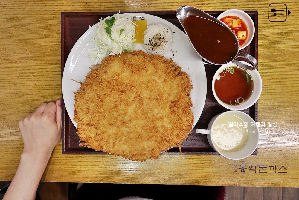 홍익돈까스 부산대점, 양 많고 맛있어서 자주 가는 식당, 홍익돈까스와 해물볶음우동