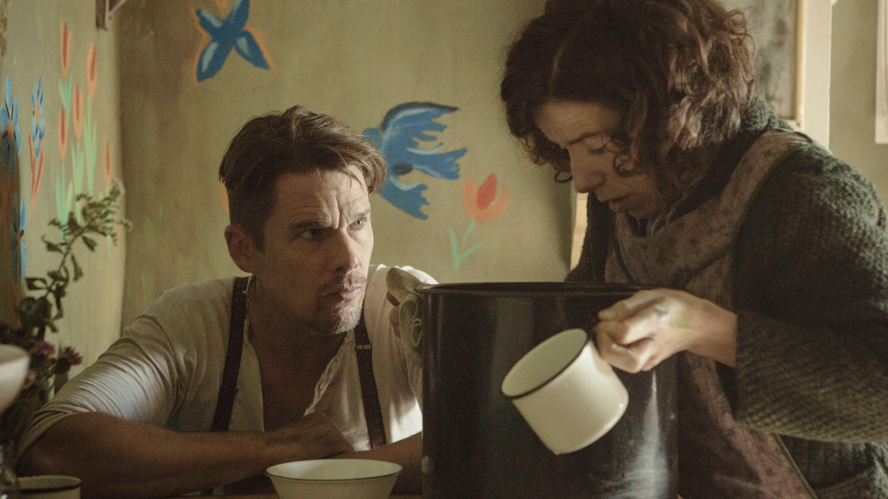 영화 내사랑에서 모드루이스(샐리호킨스)와 에버렛루이스(에단호크)