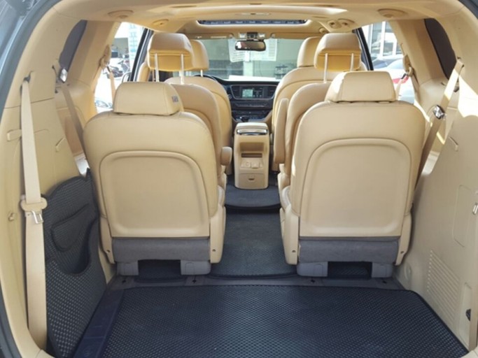 올 뉴 카니발 실내 공간