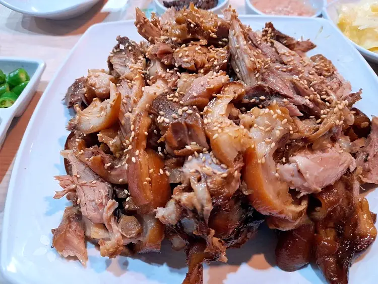 3대째 이어지는 노포 황기 족발, 콧등치기 국수 강원 정선 족발집 맛집