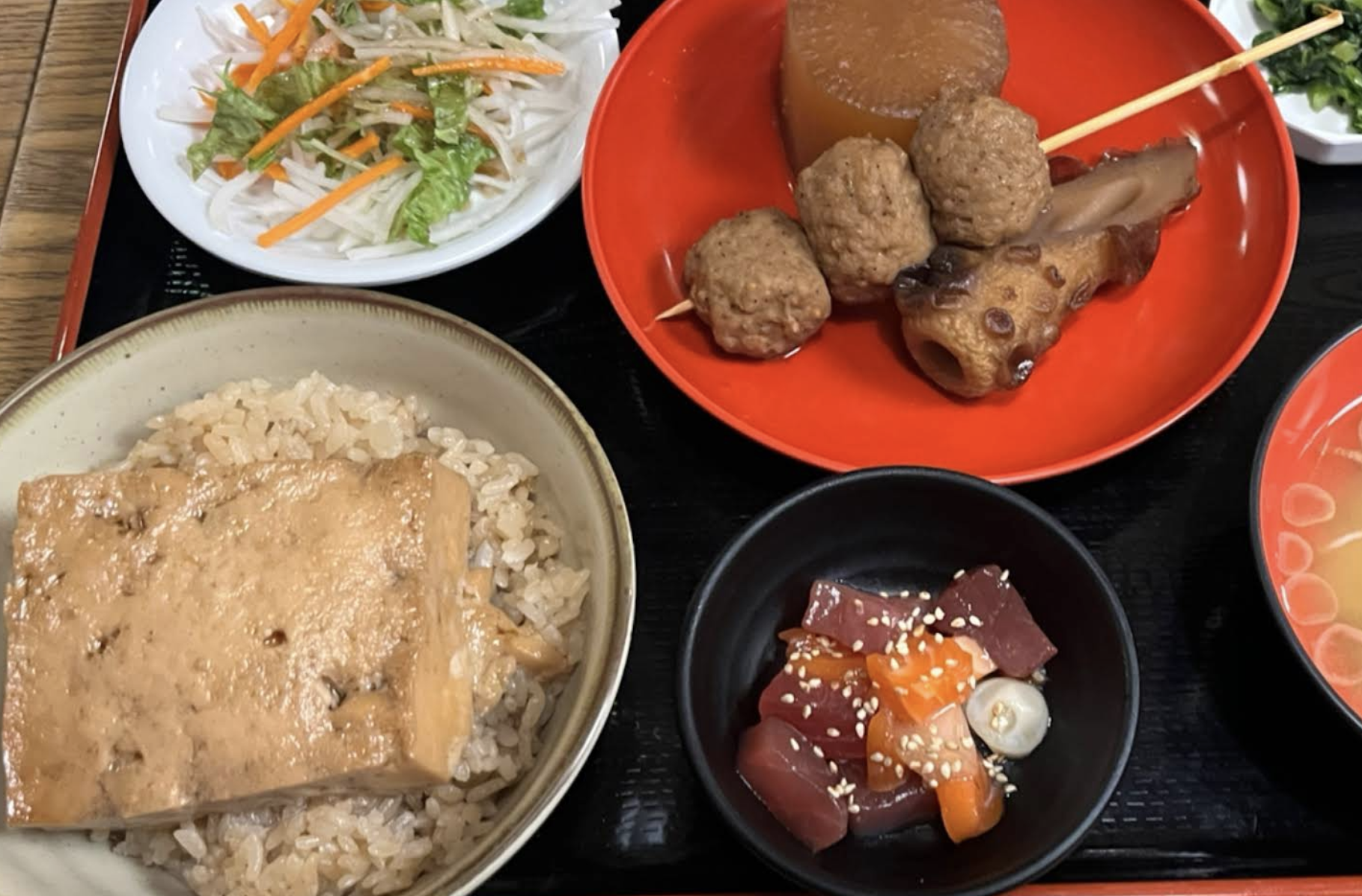 오타코 혼텐 (お多幸本店)
100년의 깊은 맛, 도쿄 오뎅의 정수