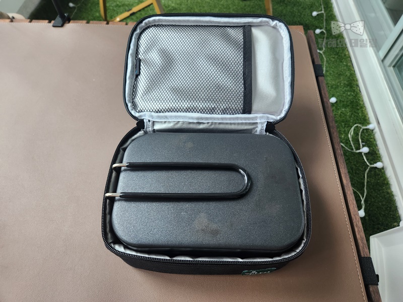 케이스 내부에 반합 보관하는 모습