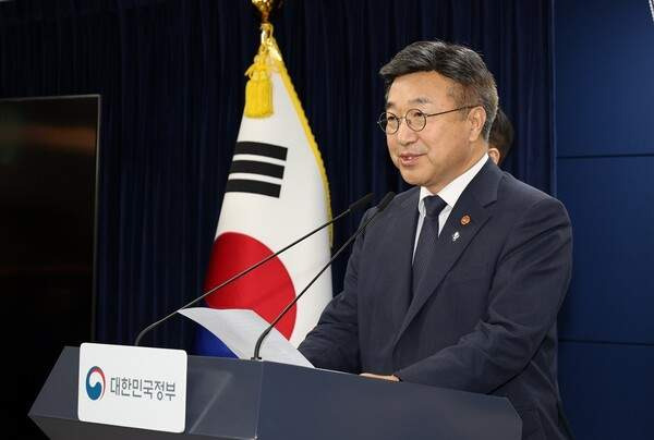 윤호중 행안부 장관 프로필 나이 고향 학력 경력 가족 논란 (장윤기 사건 사과 및 스타벅스 탱크데이 이슈 핵심 정리)