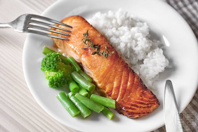 속눈썹 길어지는 음식 연어 속눈썹연장