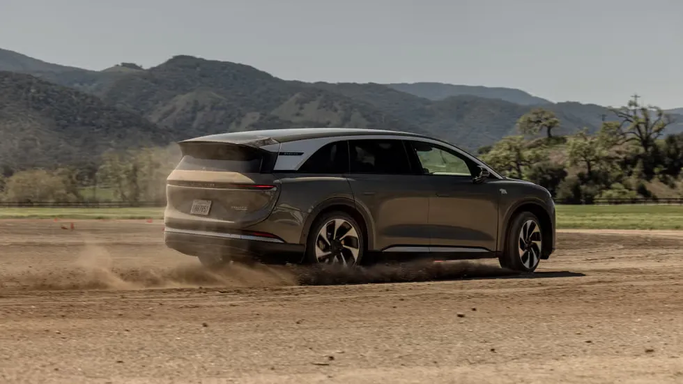 루시드모터스 그래비티 이미지