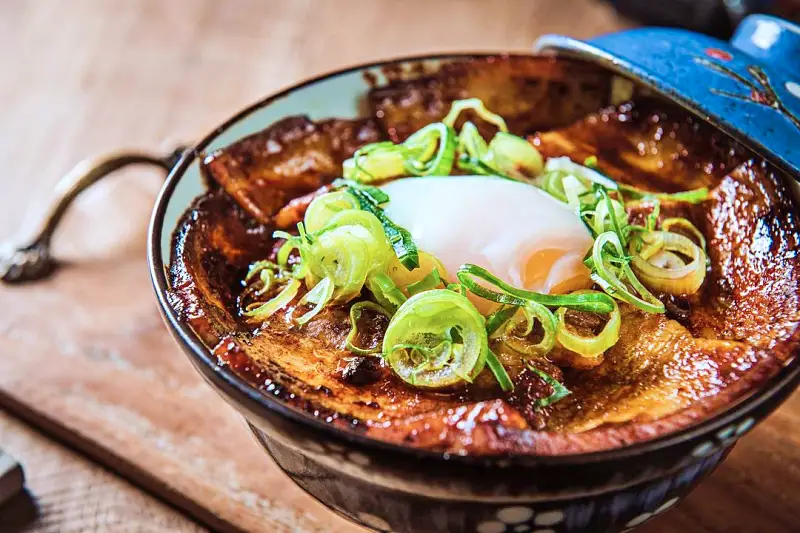 줄서는식당 계란 장어덮밥, 한우곱창덮밥, 숯불갈비 냉우동 맛있는 식당 잠실 송리단길 우동 돈부리 맛집 소개