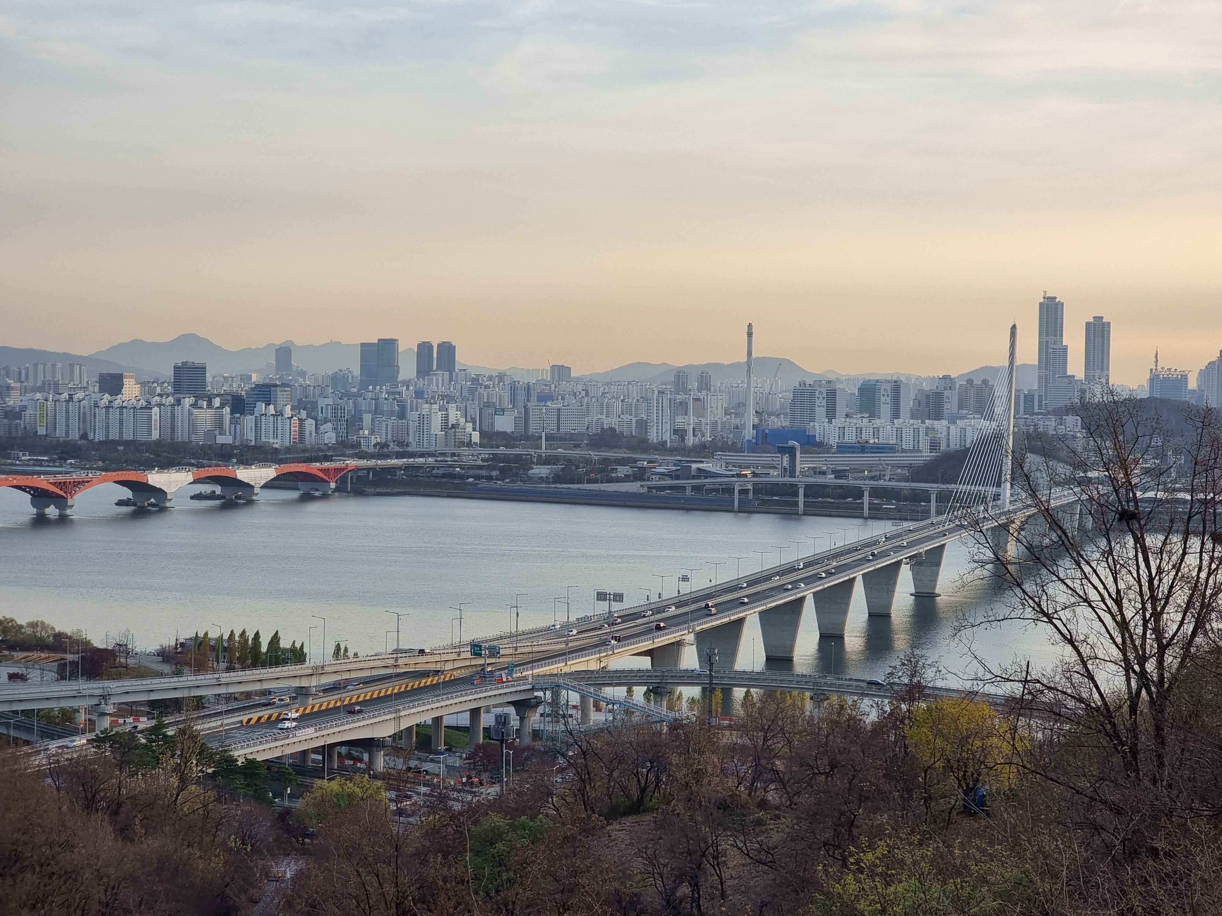 하늘공원에서 보이는 월드컵대교, 성산대교