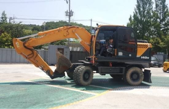 중장비 자격증, 어떤 순서로 취득해야 할까