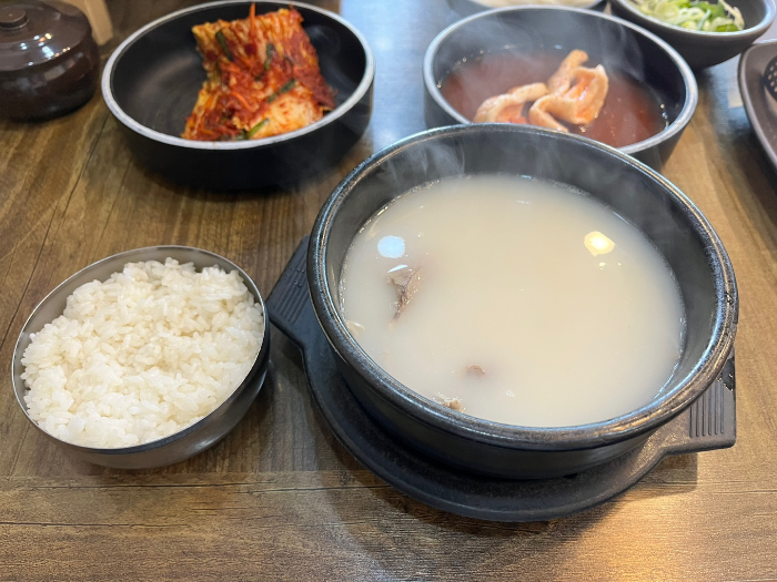 뜨끈한 국밥 비주얼