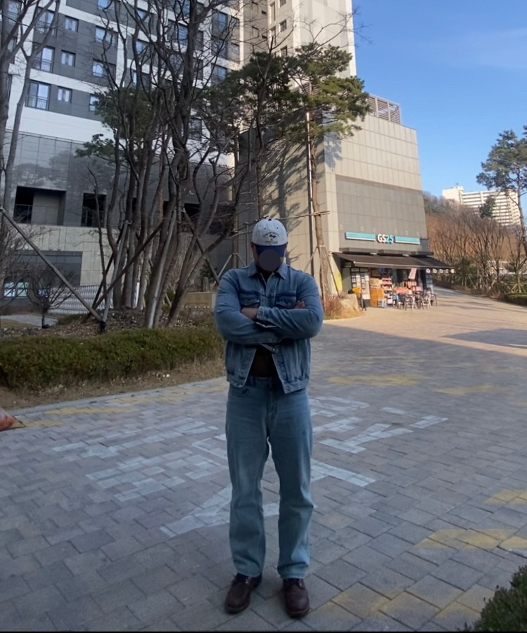 데일리룩('26. 3. 13.)조이스베케이션 투톤 볼캡, 무신사스탠다드 데님 트러커 청재킷, 유니클로 와플헨리넥, 무신사스탠다드 레귤러핏 데님 팬츠, 레드윙 아이언레인저 앰버하니스