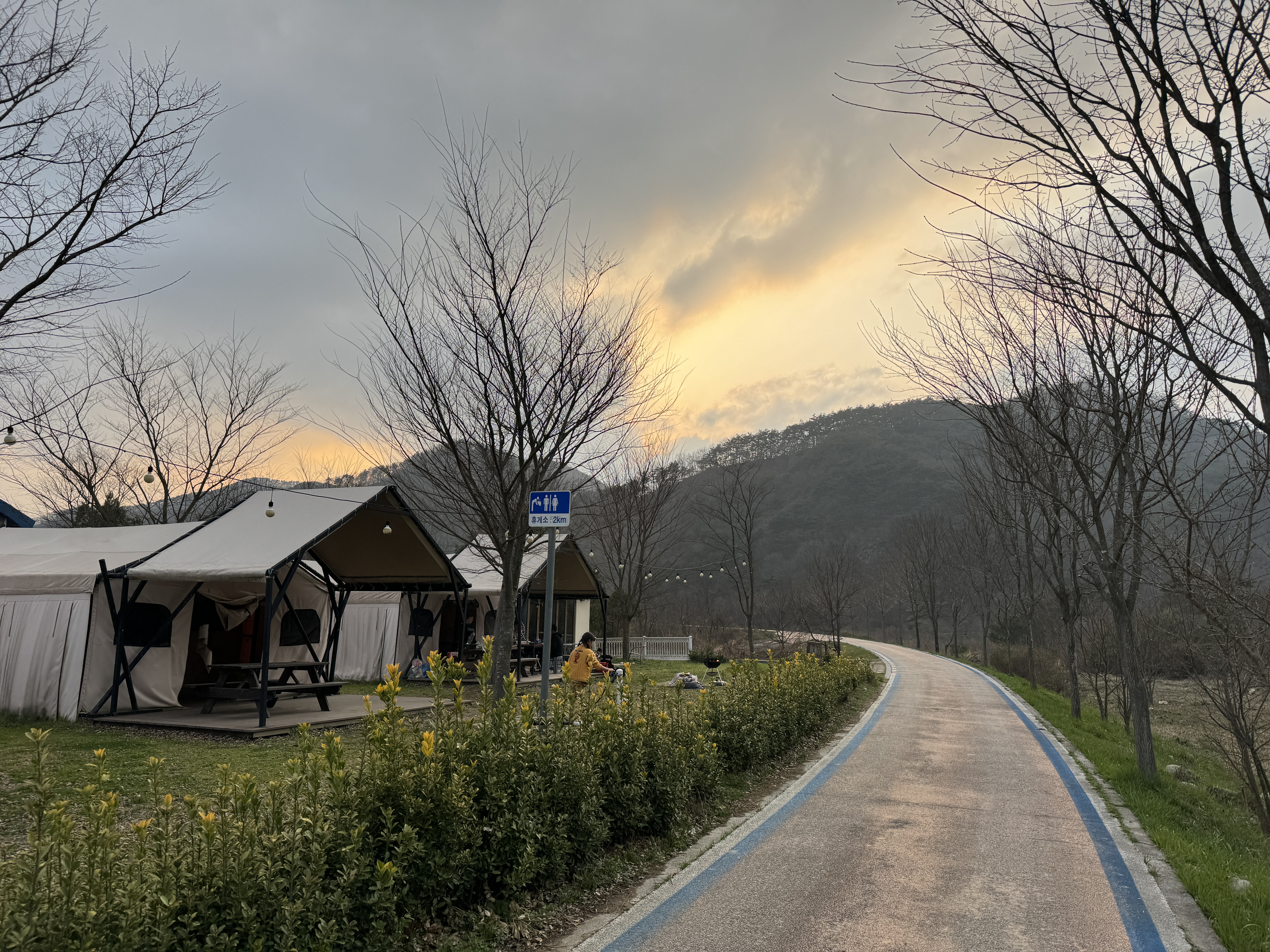 강변사리캠핑장