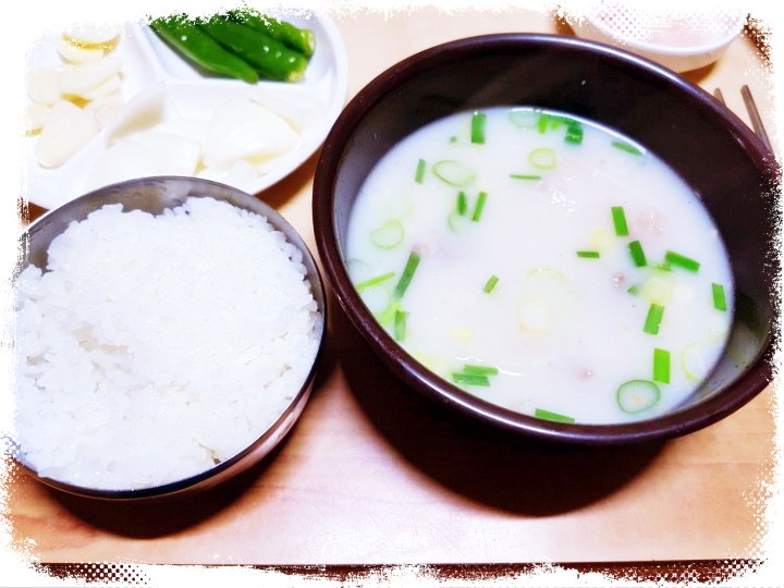 여섯시내고향-돼지-국밥-맛집