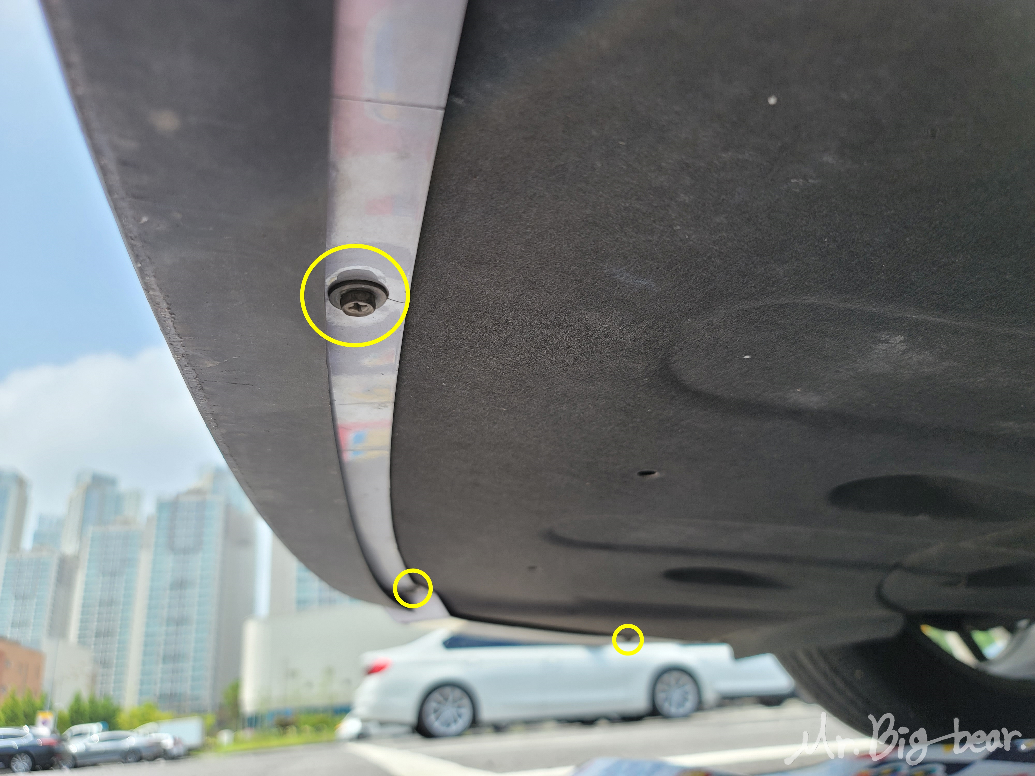 범퍼 하단 피스