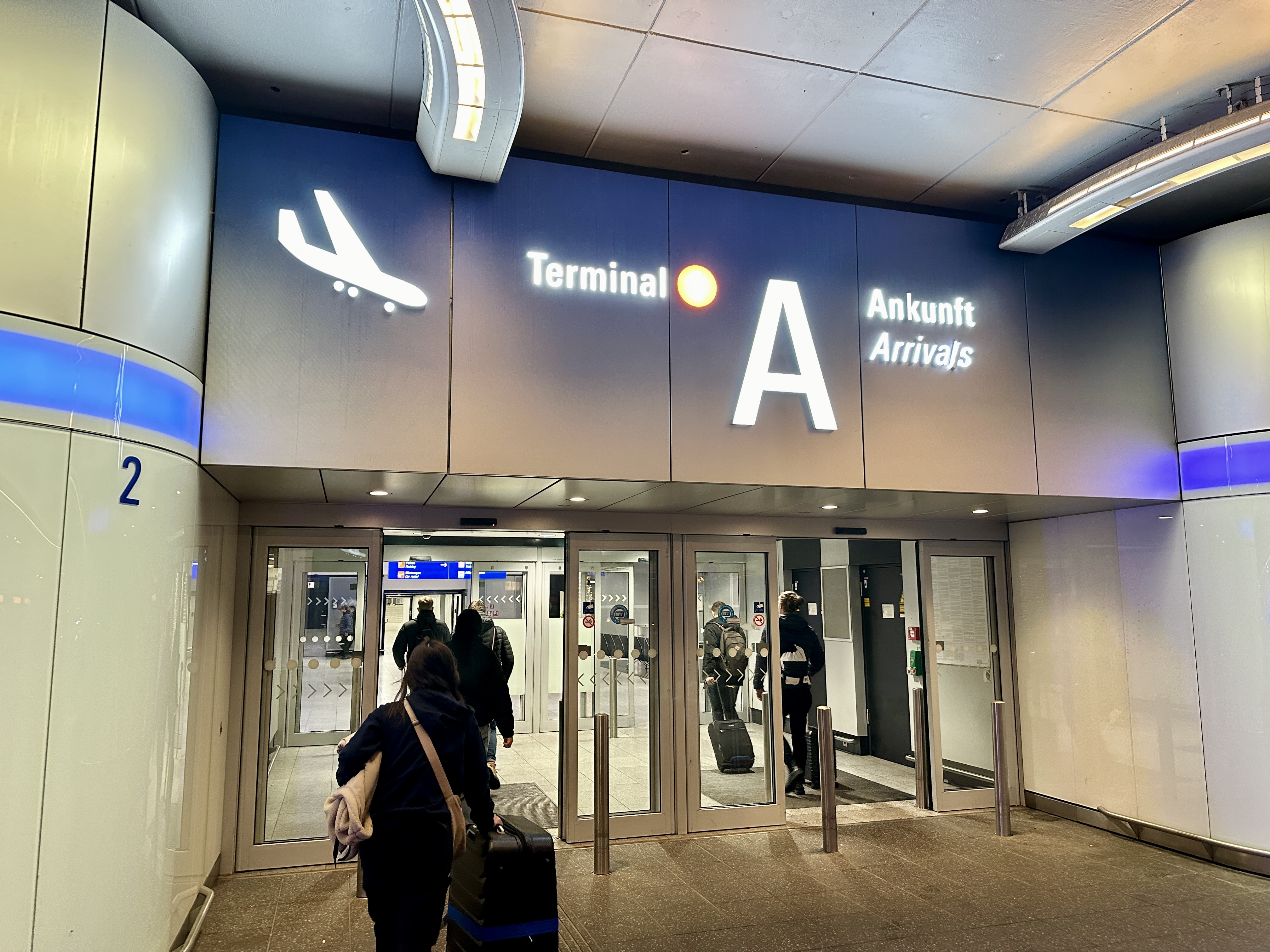 프랑크프루트 터미널1 도착