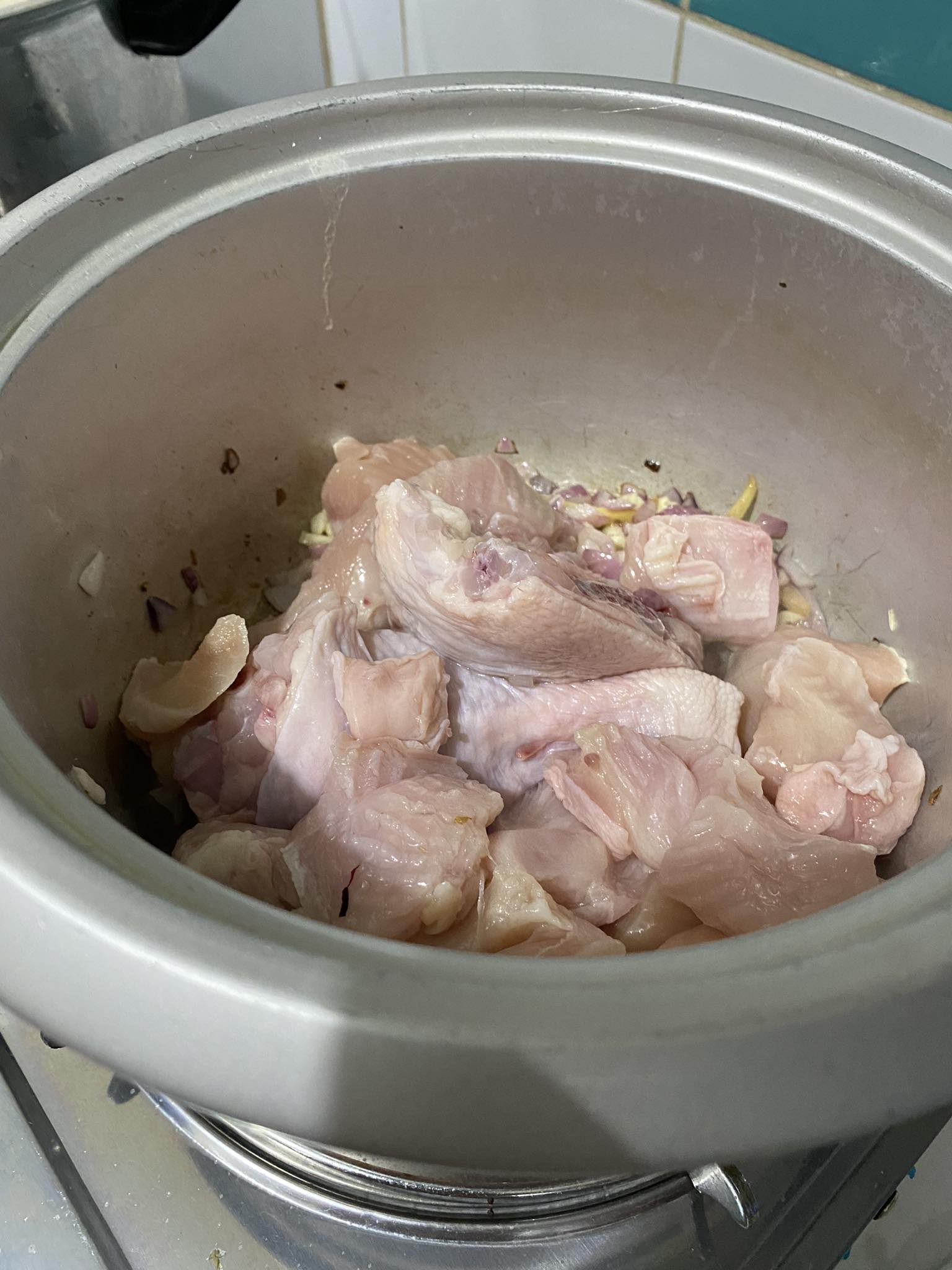 필리핀 음식 / 필리핀 요리 띠놀라 - 닭 추가