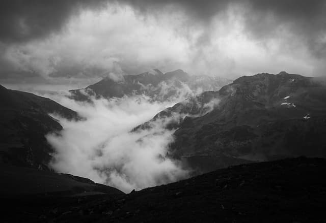 명성황후 시해 사건의 배후와 일본의 음모