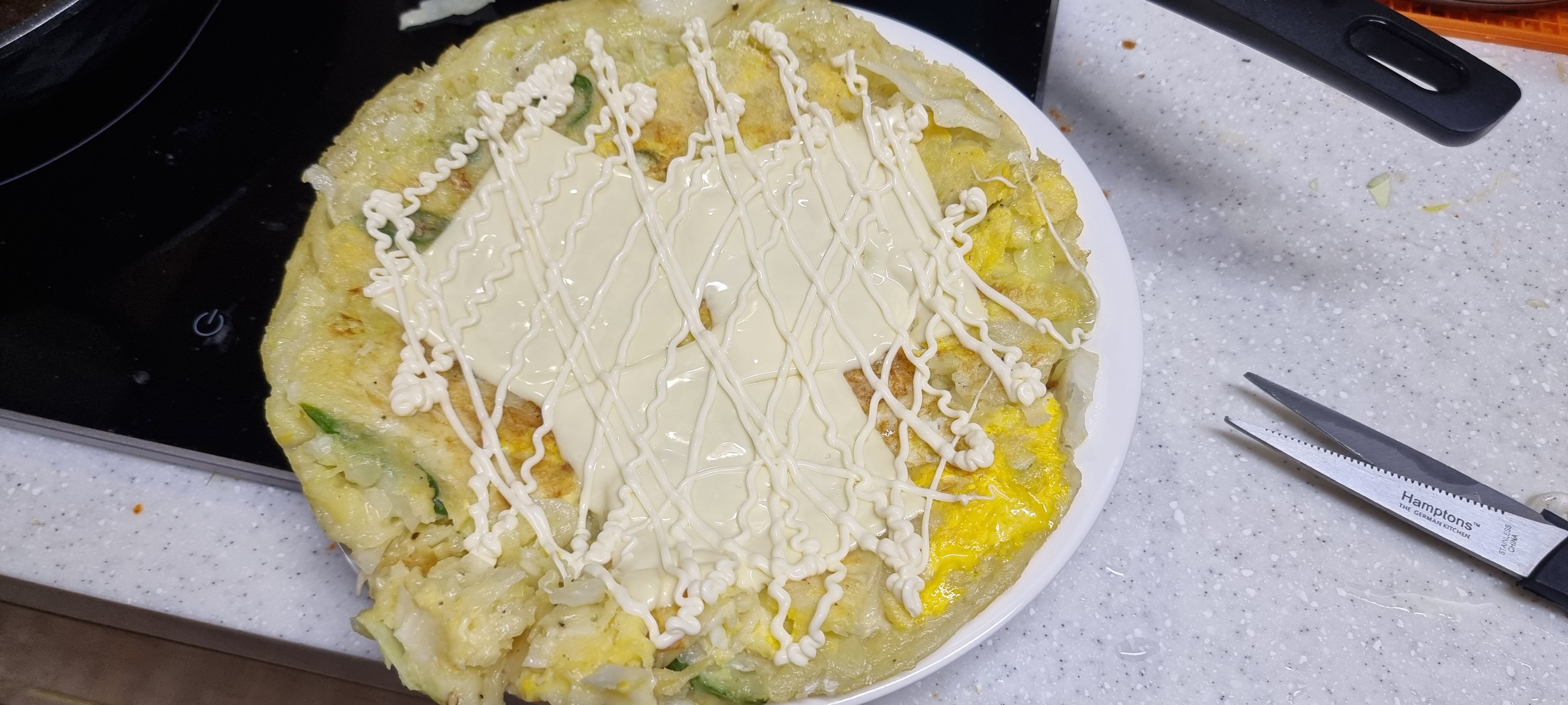 완성된 양배추 전 입니다. 마요네즈와 함께 뿌려먹으면 맛있습니다.