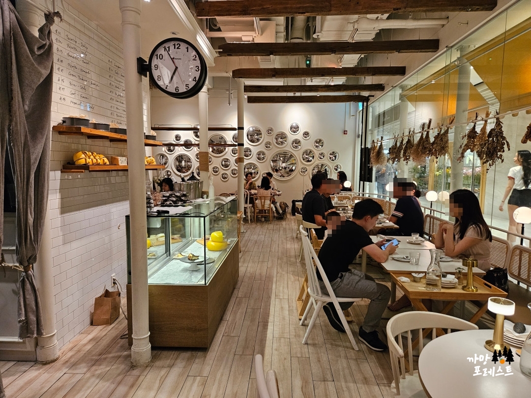 치즈룸 압구정 내부