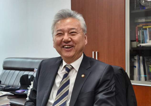 홍성국 국회의원 정치 입문