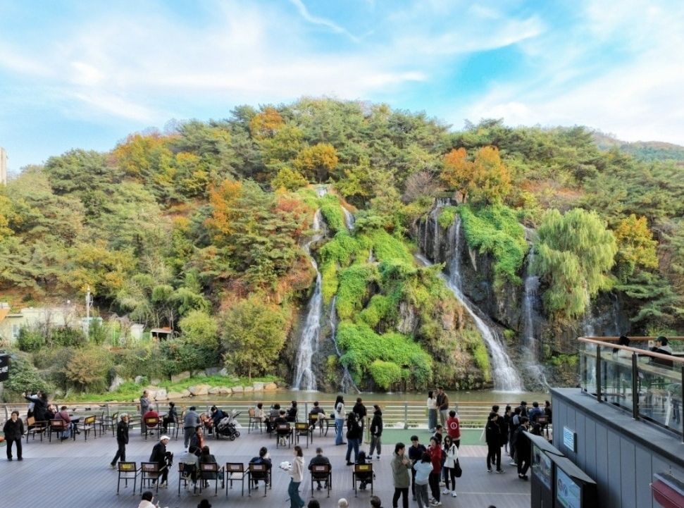 카페 폭포 서대문 홍제천 도심 속 폭포멍 명소 힐링 나들이