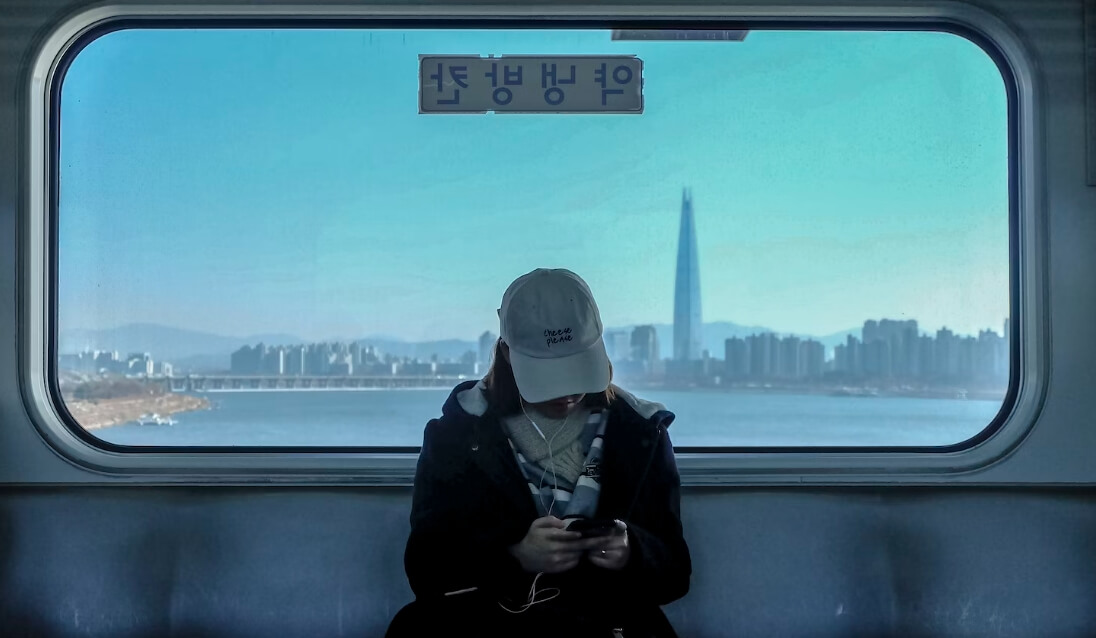 한강 다리는 건너는 지하철