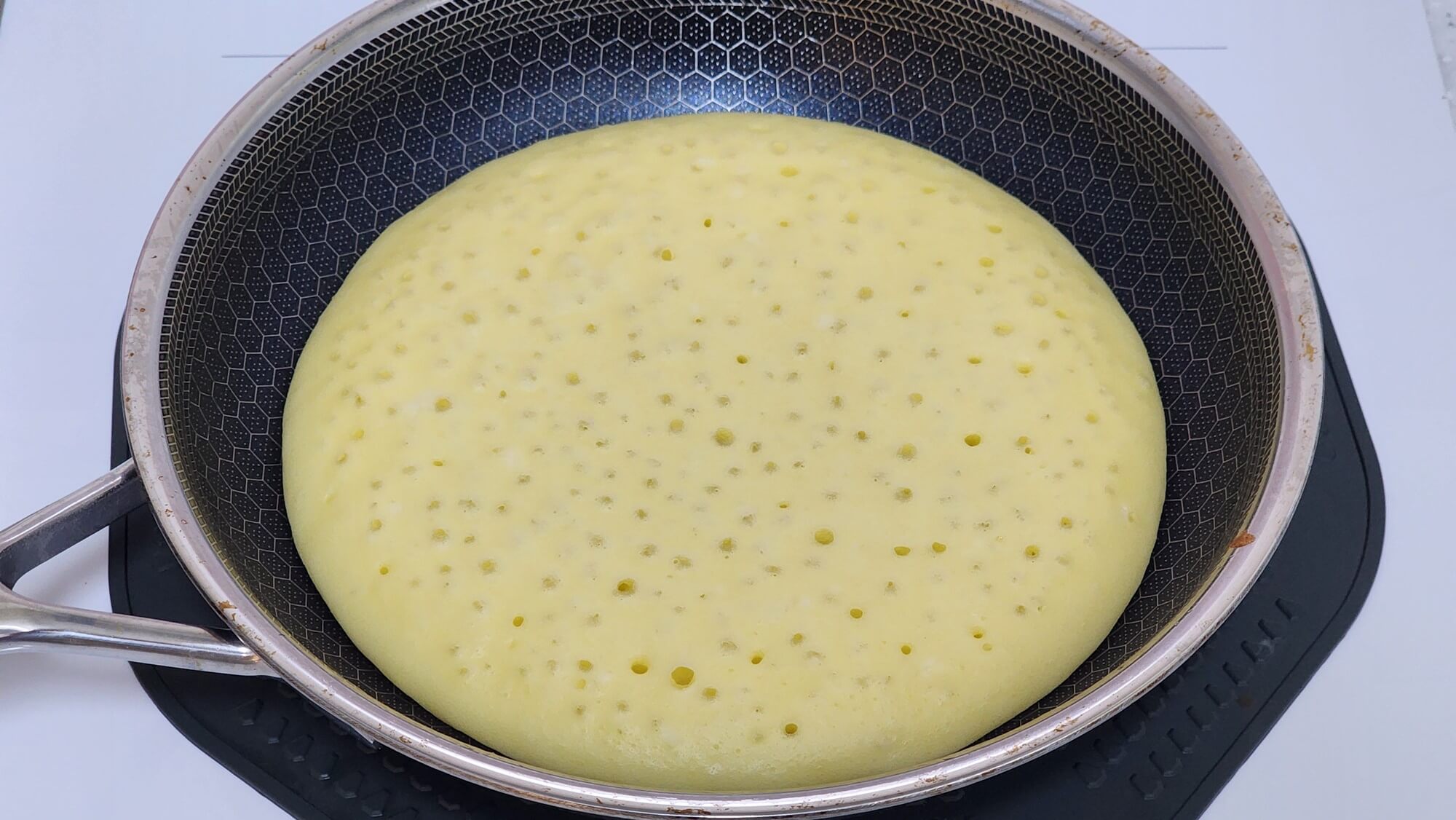 반죽 뒤집기