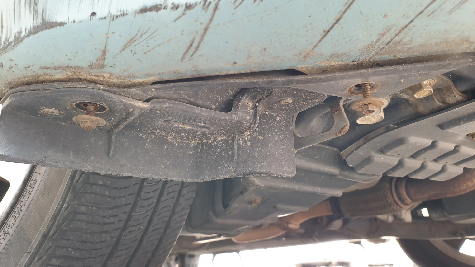 고정볼트 푼 모습