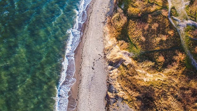 드론 오퍼레이터 자격증: 취득 과정과 자격 요건